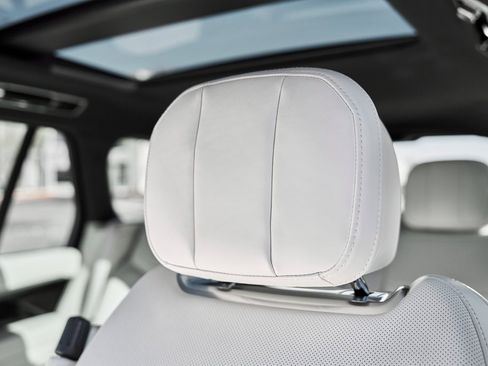 Used 2023 Land Rover Range Rover SE image 44