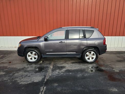Used 2015 Jeep Compass High Altitude image 2