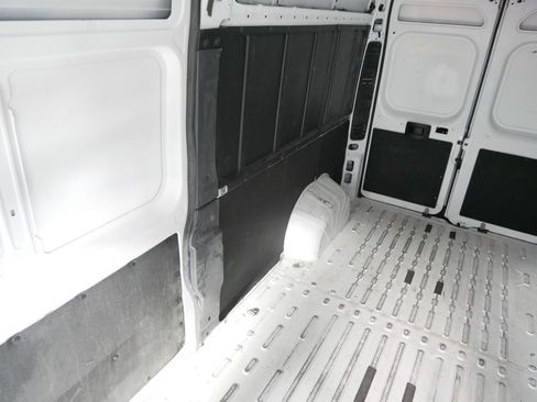 Used 2023 RAM ProMaster 2500 FWD image 12