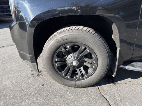 Used 2019 GMC Yukon XL SLT image 16