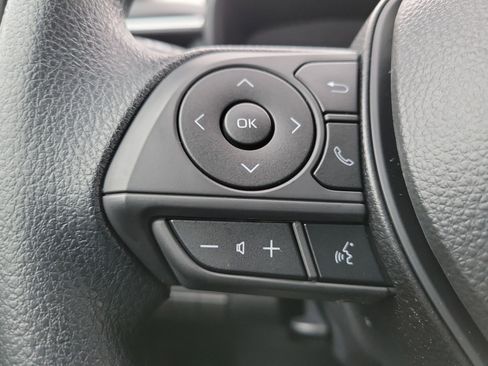 Used 2025 Toyota Corolla LE image 23