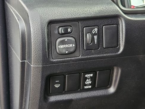 Used 2018 Toyota 4Runner SR5 w/ Preferred Accessory Package AWD/4WD image 23