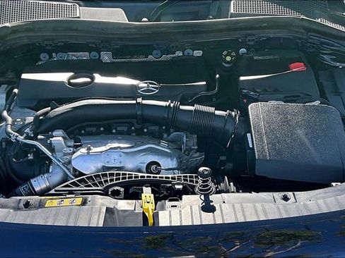 Certified 2022 Mercedes-Benz GLA 250 4MATIC image 33