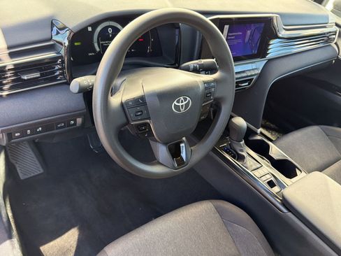 Used 2025 Toyota Camry LE FWD image 4