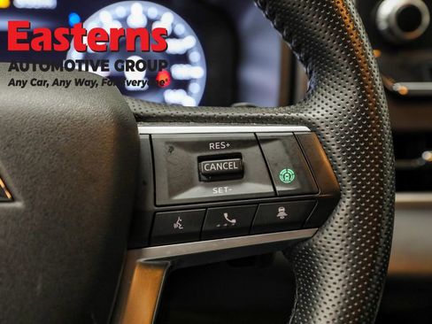 Used 2023 Mitsubishi Outlander SE image 16