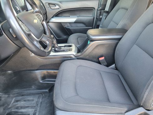 Used 2020 Chevrolet Colorado LT w/ Safety Package image 16