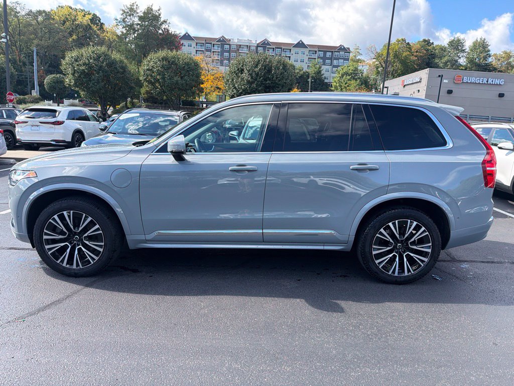 Used 2025 Volvo XC90 T8 Plus w/ Protection Package Premier AWD/4WD image 3