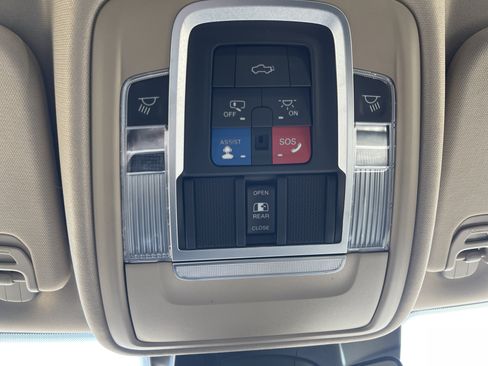 Used 2020 RAM 1500 Laramie AWD/4WD image 33