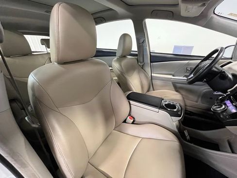 Used 2015 Toyota Prius V Five w/ Advanced Technology Package image 9
