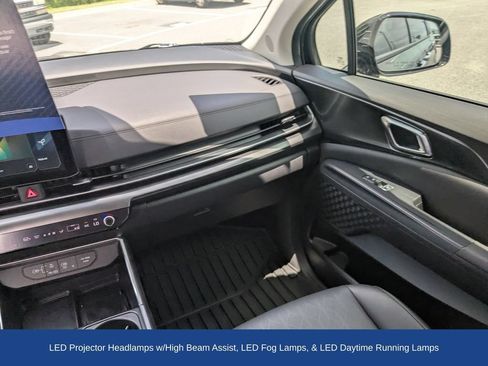 Used 2025 Kia Carnival SX w/ SX Dark Edition Package FWD image 17