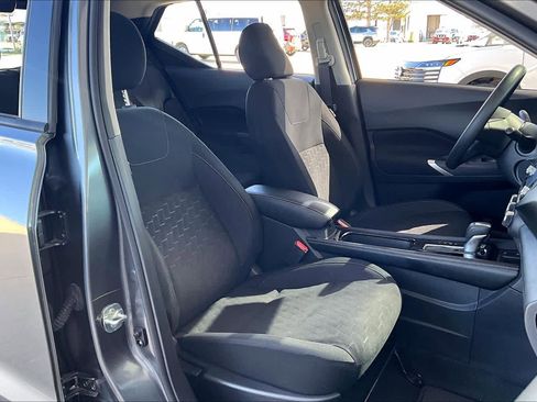 Certified 2024 Nissan Kicks SV image 8