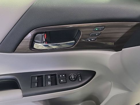Used 2017 Honda Accord EX-L image 38