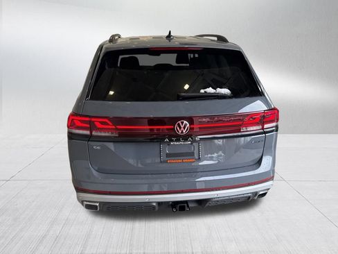 New 2026 Volkswagen Atlas Peak Edition image 4