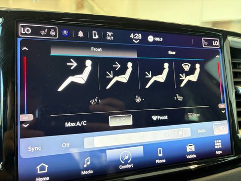 Used 2023 Chrysler Pacifica Touring-L FWD image 24