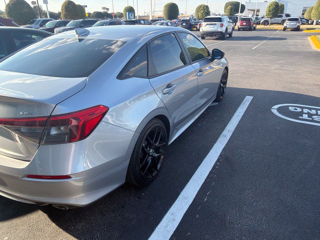 Used 2022 Honda Civic Sport image 4