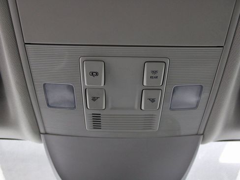 Used 2022 Volkswagen Taos SE image 46