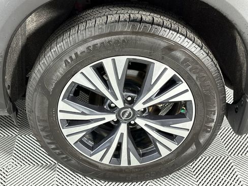 Certified 2022 Nissan Rogue SV w/ SV Premium Package FWD image 10