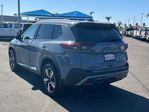 Used 2023 Nissan Rogue SL w/ SL Premium Package image 5
