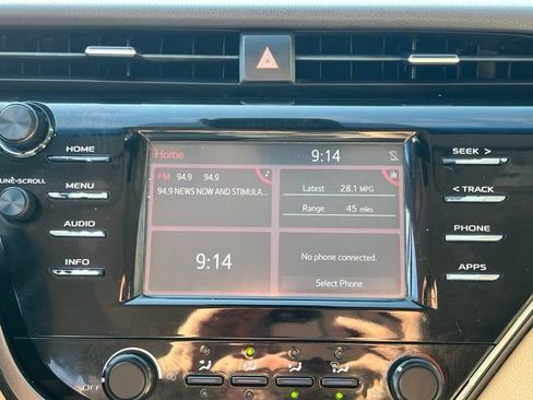 Used 2018 Toyota Camry LE w/ Convenience Package FWD image 28