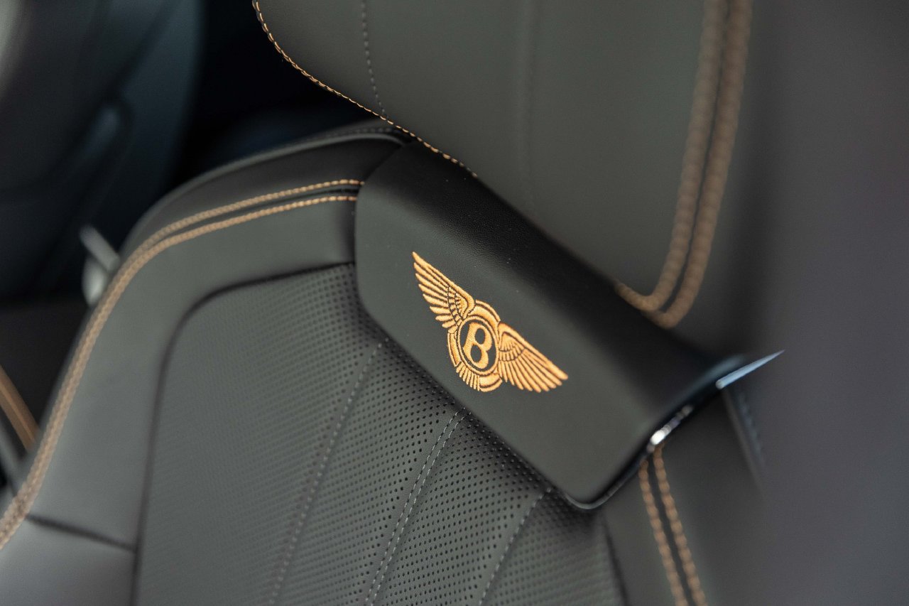 Certified 2025 Bentley Flying Spur Plug-In Hybrid AWD/4WD image 26