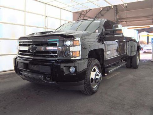 Used 2018 Chevrolet Silverado 3500 High Country w/ Duramax Plus Package image 3