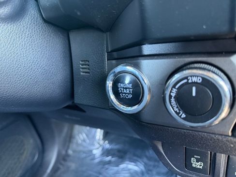 Certified 2019 Toyota Tacoma TRD Off-Road image 18