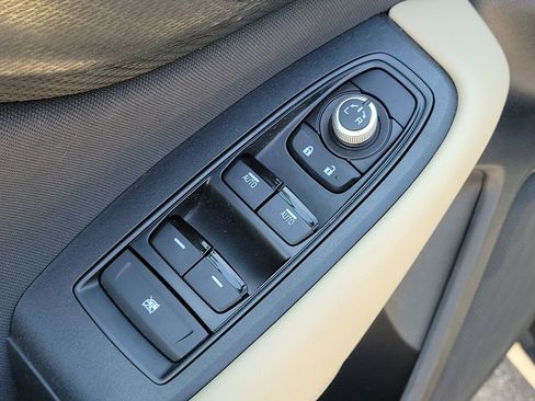 Certified 2025 Subaru Outback Premium AWD/4WD image 19