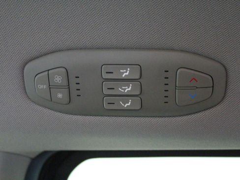 Used 2019 Kia Sedona LX image 21