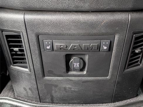 Used 2018 RAM 3500 Laramie Longhorn image 16