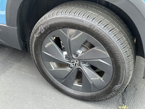 Used 2025 Volkswagen Taos S image 18