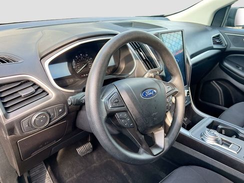 Used 2021 Ford Edge SE image 7