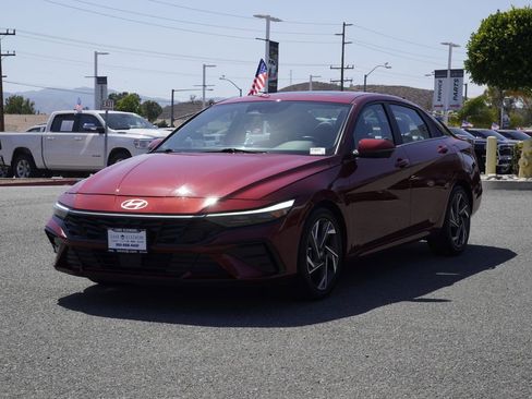 Used 2024 Hyundai Elantra Limited FWD image 8