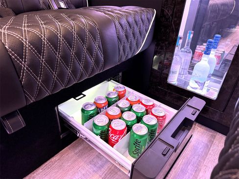 Used 2024 Mercedes-Benz Sprinter 3500 image 25