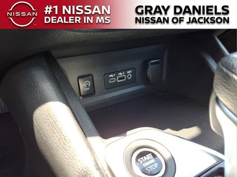 Used 2024 Nissan Sentra SV FWD image 18
