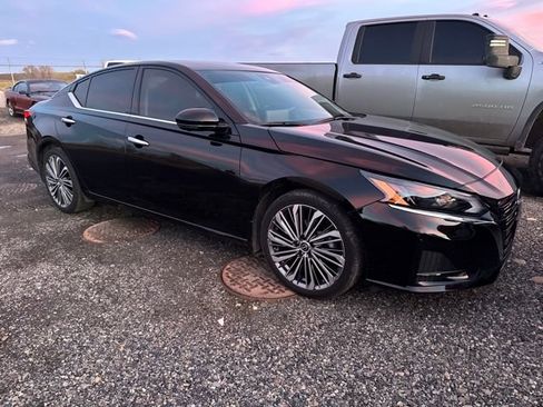 Used 2024 Nissan Altima 2.5 SL image 2