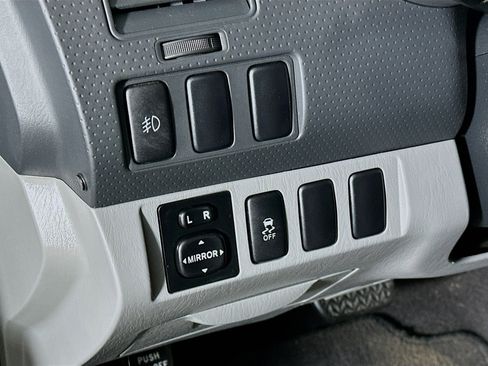 Used 2013 Toyota Tacoma PreRunner w/ SR5 Pkg image 16