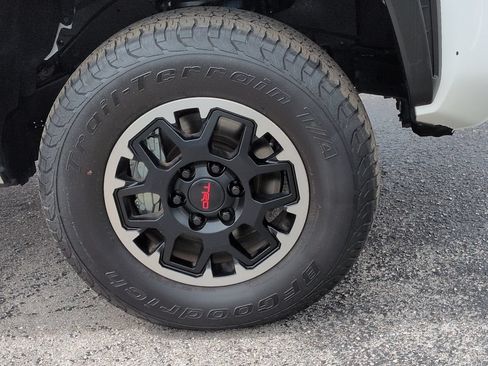 Used 2024 Toyota Tacoma TRD Off-Road AWD/4WD image 11