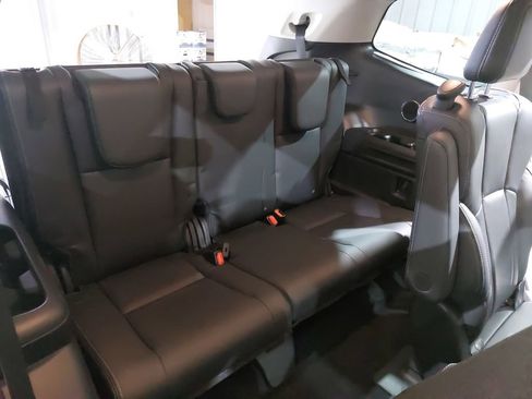 Used 2023 Subaru Ascent Touring AWD/4WD image 12