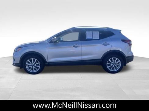 Used 2022 Nissan Rogue Sport SV w/ Technology Package image 4