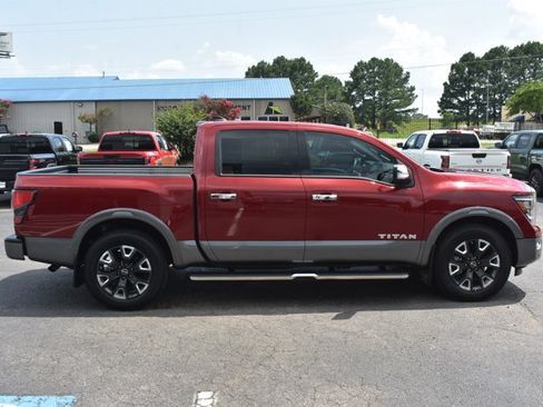 Used 2024 Nissan Titan Platinum Reserve w/ Moonroof Package RWD image 4
