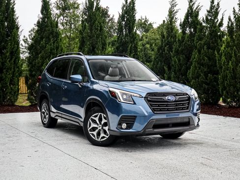 Used 2023 Subaru Forester Premium w/ Popular Package #2 AWD/4WD image 2
