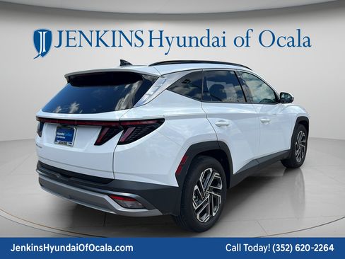 Certified 2025 Hyundai Tucson Limited FWD image 3
