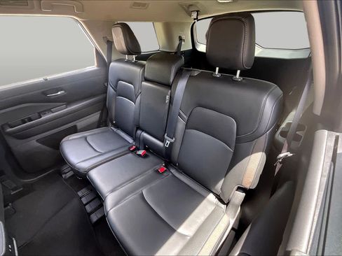 Used 2024 Nissan Pathfinder SL w/ Lighting Package (N92) FWD image 20