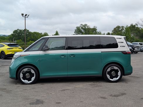 Used 2025 Volkswagen ID. Buzz Pro S Plus RWD image 6