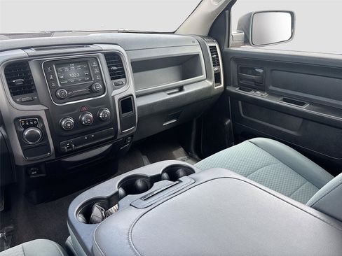 Used 2016 RAM 1500 Express RWD image 21