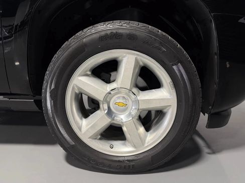 Used 2007 Chevrolet Avalanche LTZ w/ LTZ Preferred Equipment Group AWD/4WD image 9