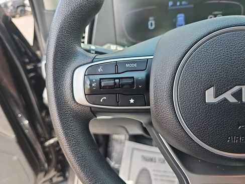 Used 2024 Kia Sportage LX FWD image 17