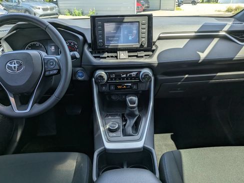 Used 2022 Toyota RAV4 SE AWD/4WD image 18