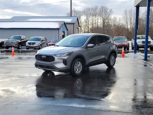 Used 2023 Ford Escape Active w/ Tech Pack #2 image 2