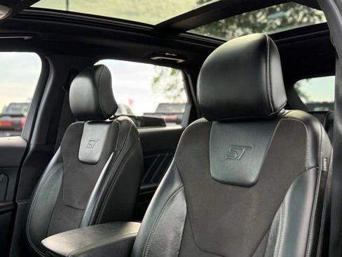 Used 2019 Ford Edge ST w/ Equipment Group 401A AWD/4WD image 15